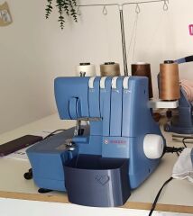 Singer 14SH654 Overlok Çöp Kutusu Atık Fire Kabı